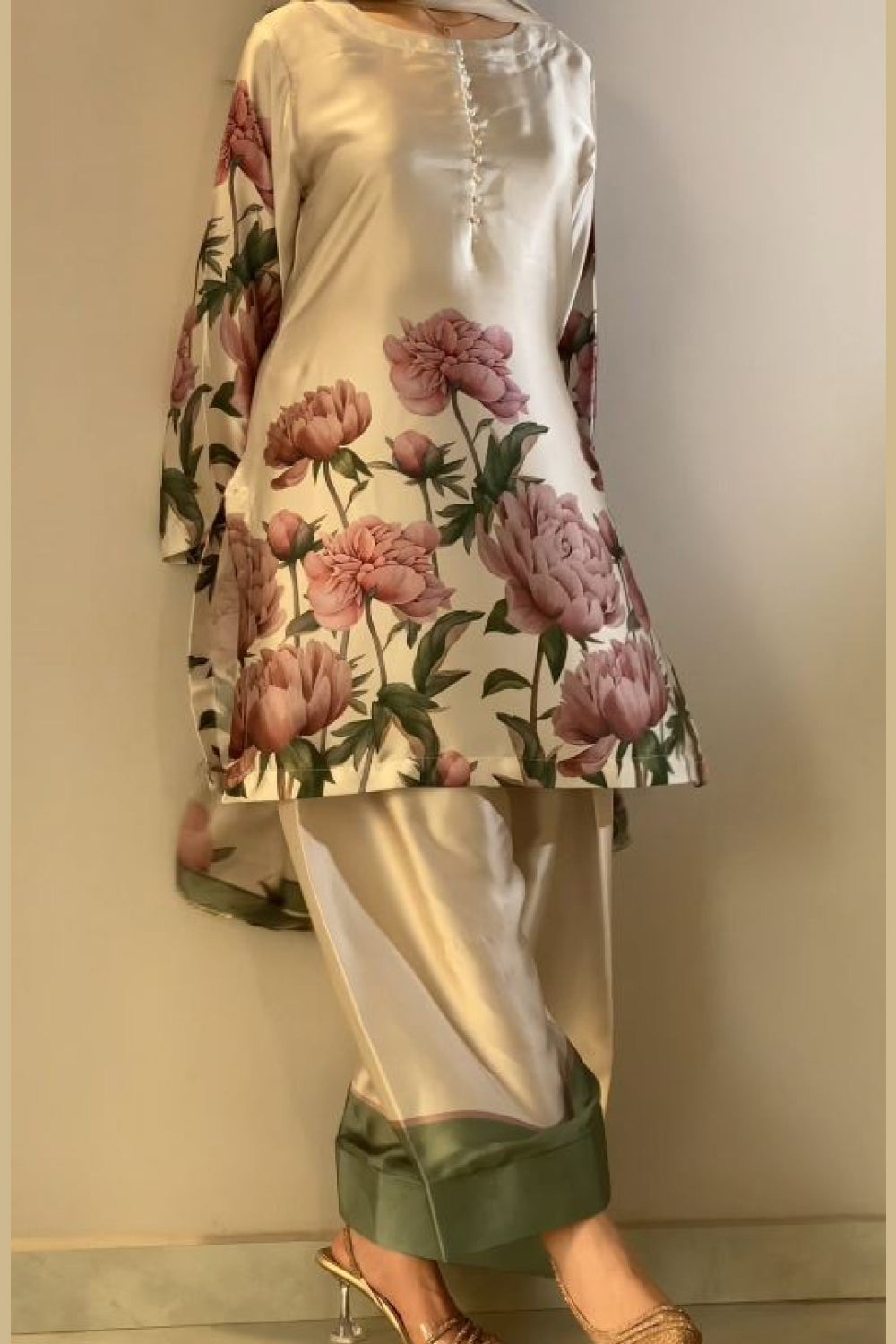 Cream Pink Floral Farshi Shalwar Kameez with Green Border